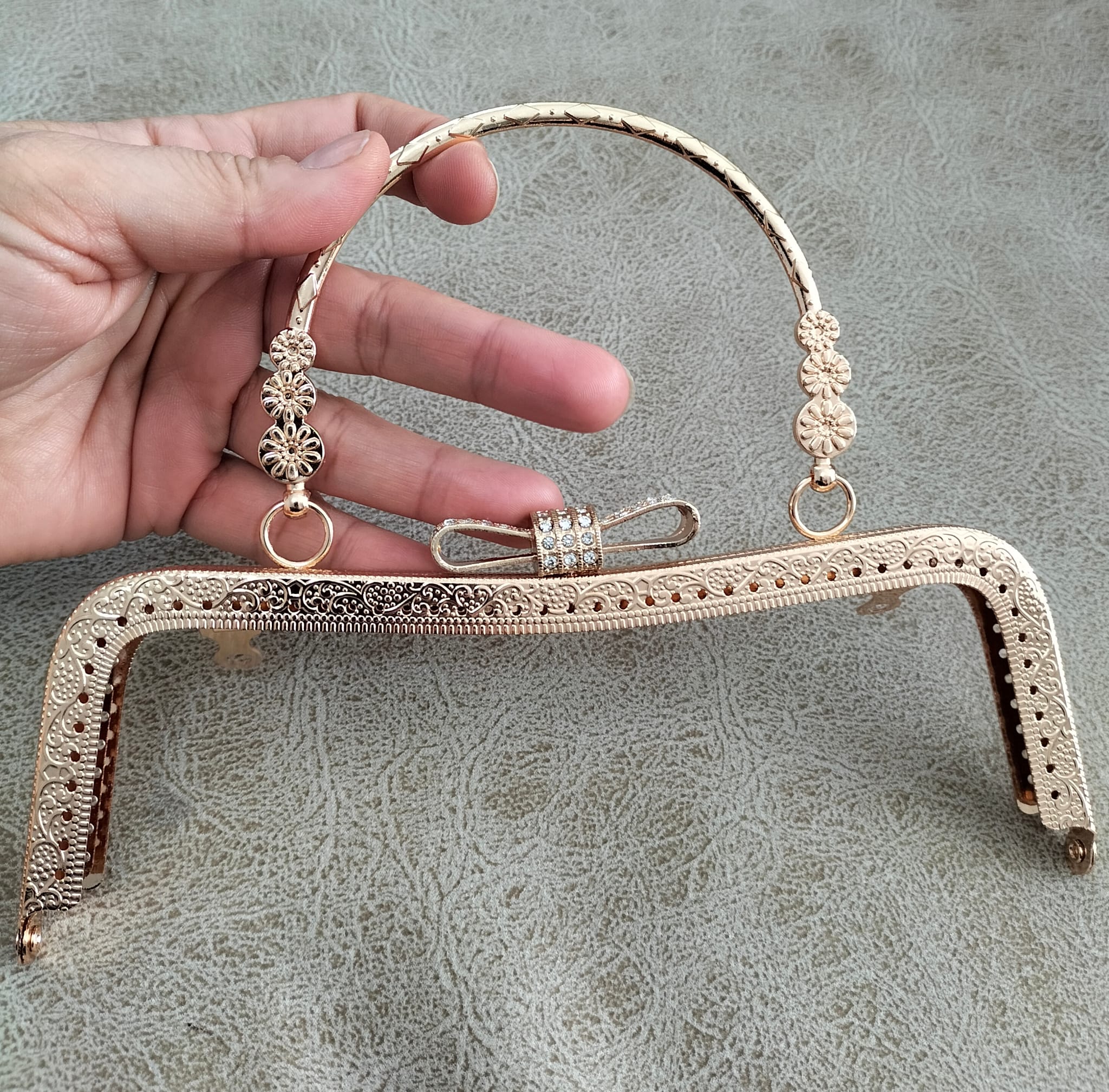 Çanta Cüzdan Klipsi fiyonk 20 cm